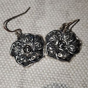 Earrings silver flowers